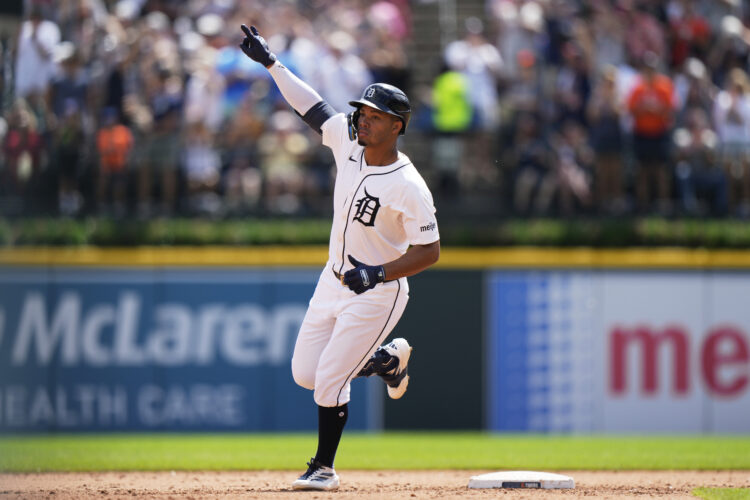 Pasquantino and Garcia homer as the Royals hold off the Tigers for a wild 10